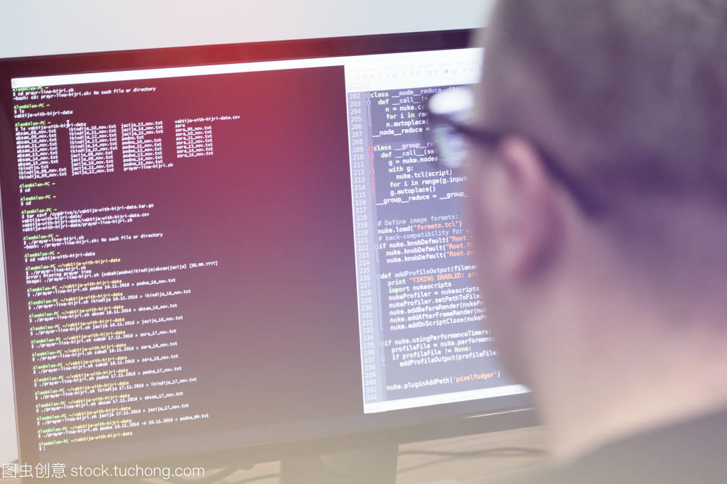 軟件編程的開發(fā)人員在工作室辦公室項目